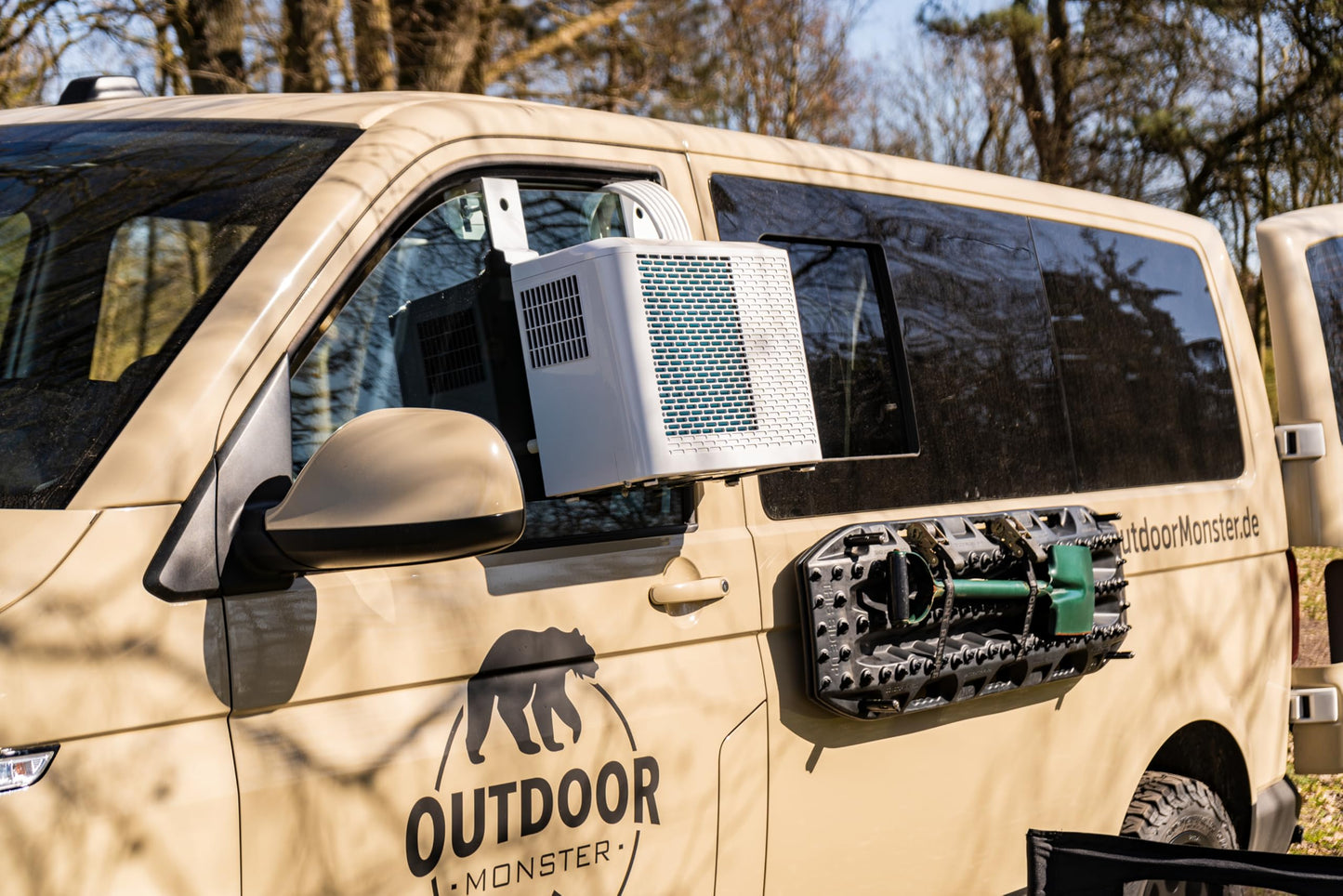 MEDION Smart Climatiseur Split P502 (5000 BTU, 3-en-1, Refroidir, Déshumidification, Ventilation, pour caravane, camping-car, kit de joint de fenêtre, mode sommeil, contrôle Wifi, Écran, MD 37735)